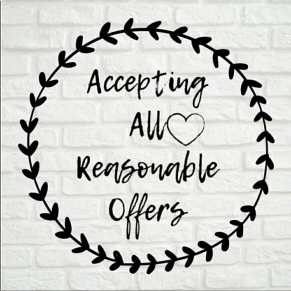 𝅺ACCEPTING Offers! Summer Clearance - Picture 1 of 3